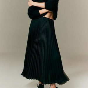 Pleated skirt